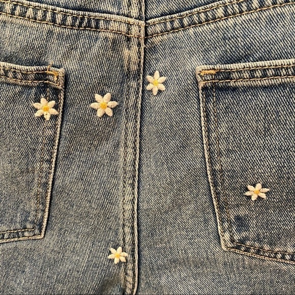 NWT~PACSUN Embroidered Floral Blue Mom Jean Shorts Size 29 - Picture 7 of 10